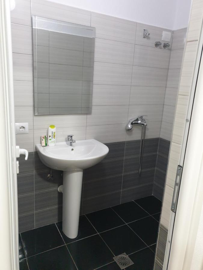 Dian'S Apartments Ксамил Екстериор снимка