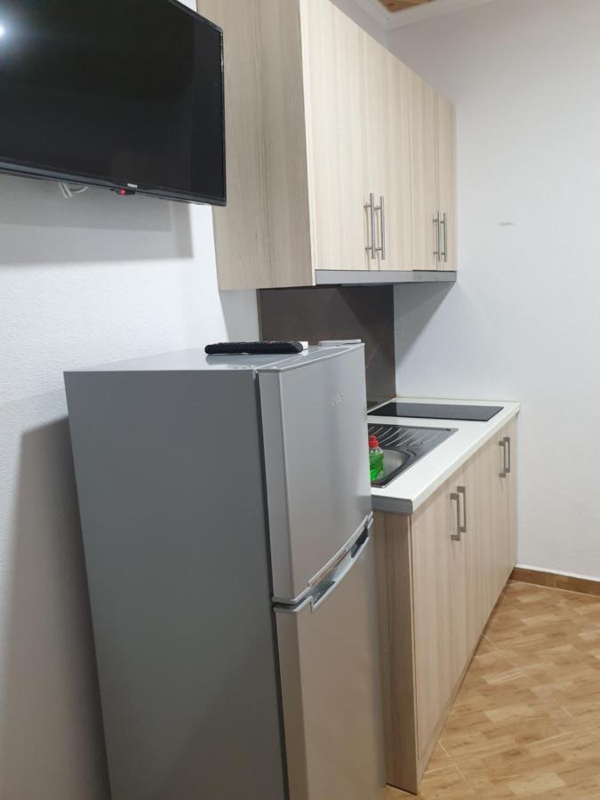 Dian'S Apartments Ксамил Екстериор снимка