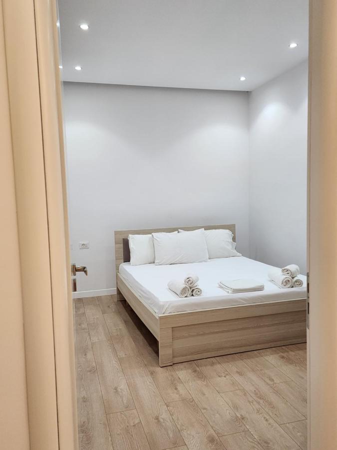 Dian'S Apartments Ксамил Екстериор снимка