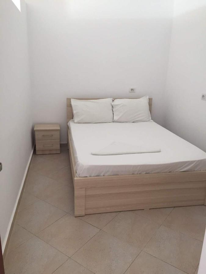 Dian'S Apartments Ксамил Екстериор снимка