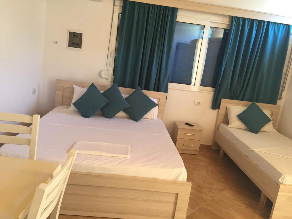 Dian'S Apartments Ксамил Екстериор снимка
